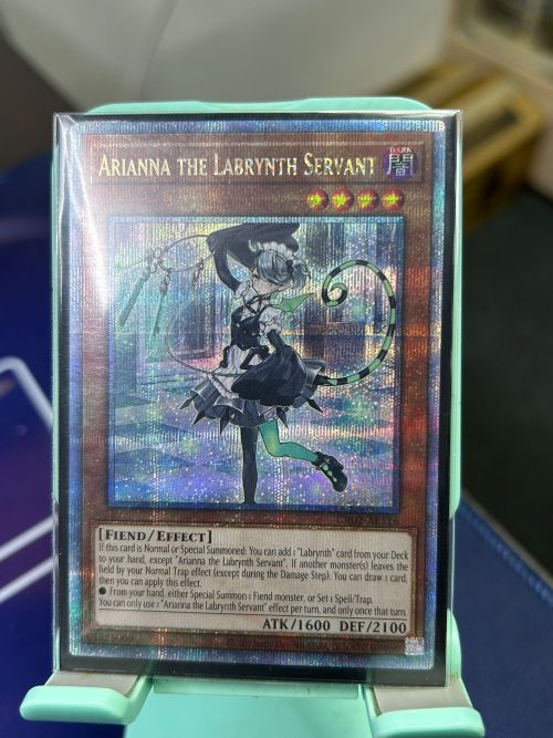 CR02-AE116 Arianna the Labrynth Servant 白銀城女僕